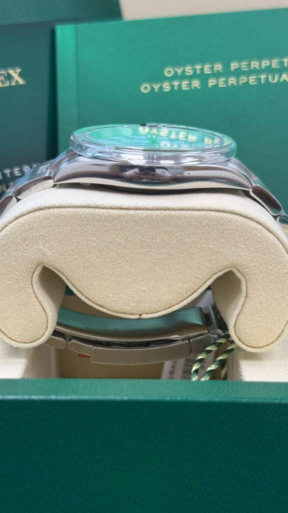 Rolex Oyster Perpetual 41 – Lavender Dial (Ref. 134300) | 2026 | Complete Set | Brand New