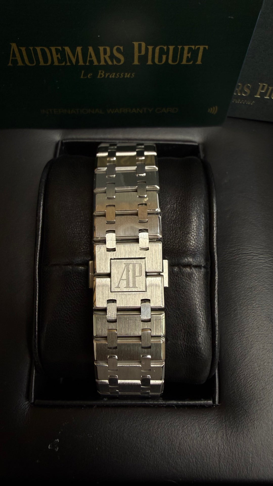 Audemars Piguet Royal Oak Black Dial on Bracelet 15500ST.OO.1220ST.03 Complete 2020