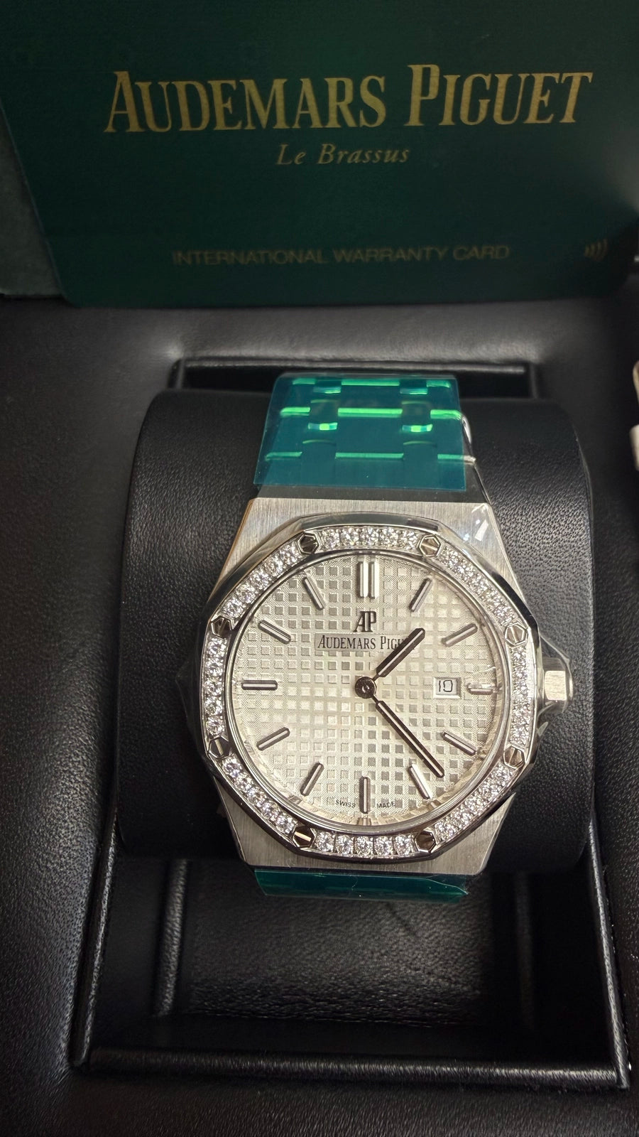 Audemars Piguet Royal Oak Quartz Ladies Silver Dial on Leather Strap 67651ST.ZZ.D011CR.01 Card 2018
