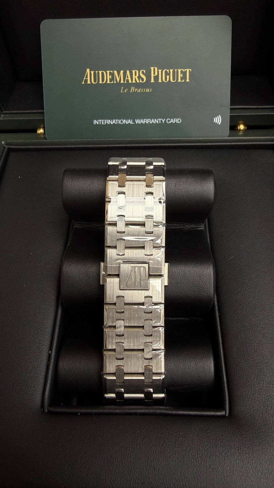 Audemars Piguet Royal Oak Selfwinding Green Dial on Bracelet 15510ST.OO.1320ST.04 Card 2024