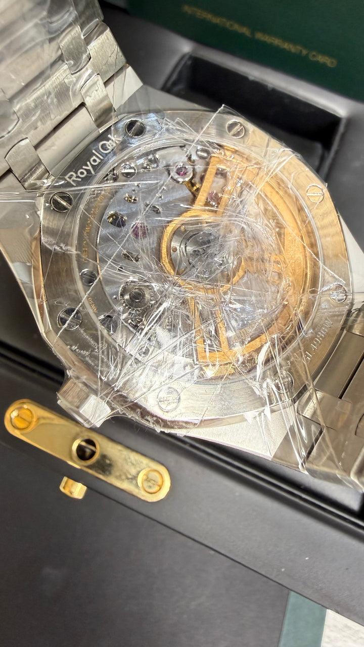 Audemars Piguet Royal Oak Black Dial on Bracelet 15500ST.OO.1220ST.03 Complete 2020