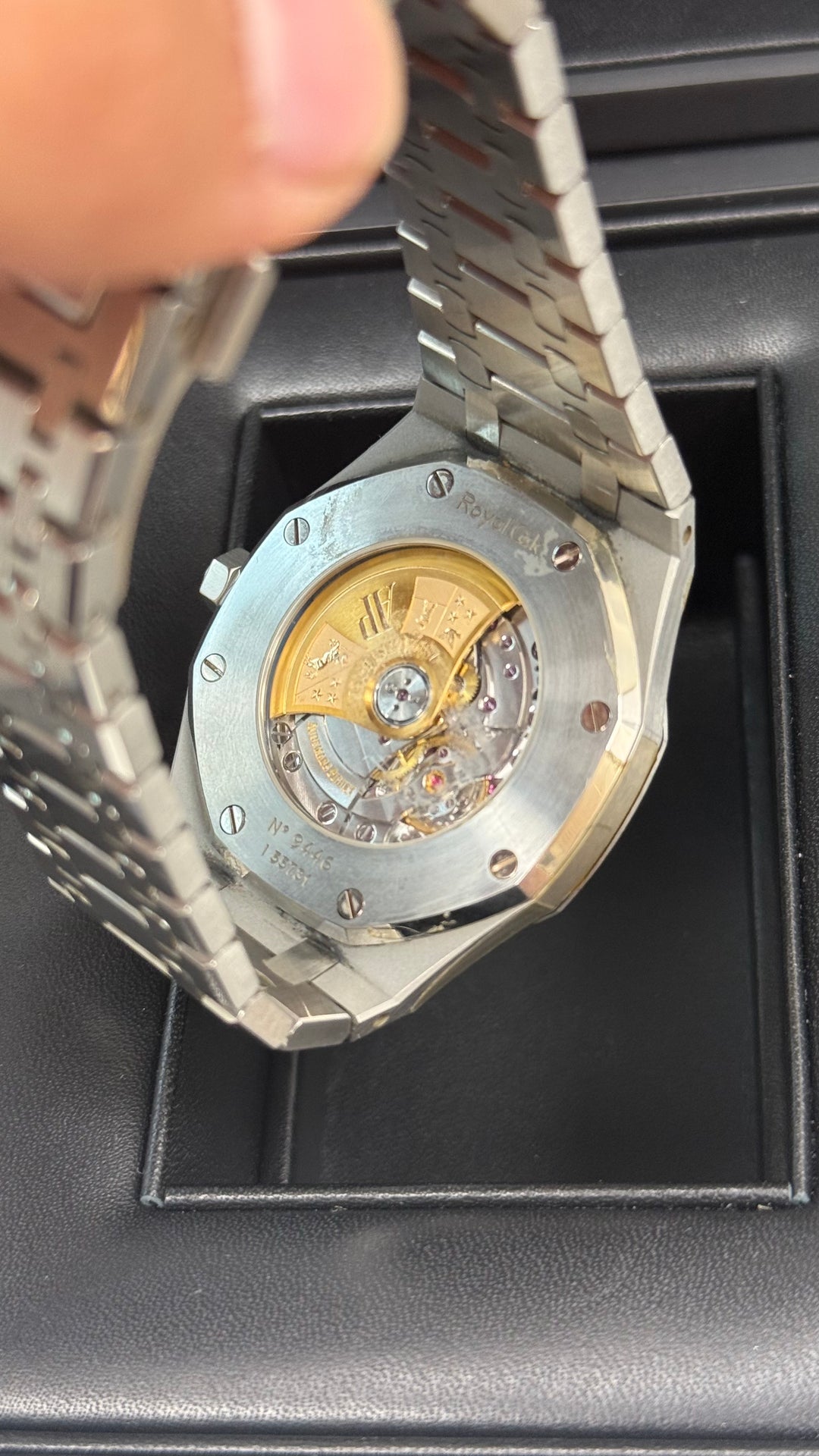 Audemars Piguet Royal Oak Selfwinding Black Dial on Bracelet 15400ST.OO.1220ST.01 Complete 2015