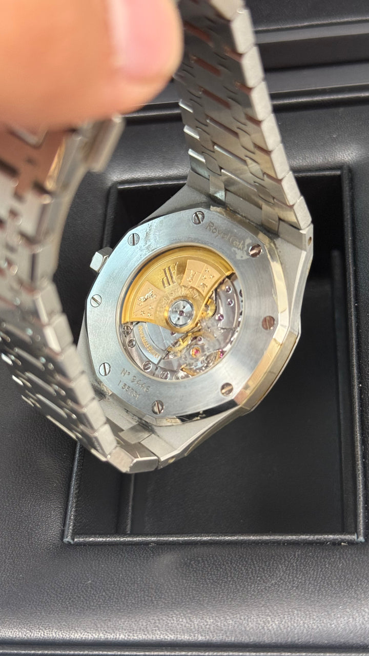 Audemars Piguet Royal Oak Selfwinding Black Dial on Bracelet 15400ST.OO.1220ST.01 Complete 2015