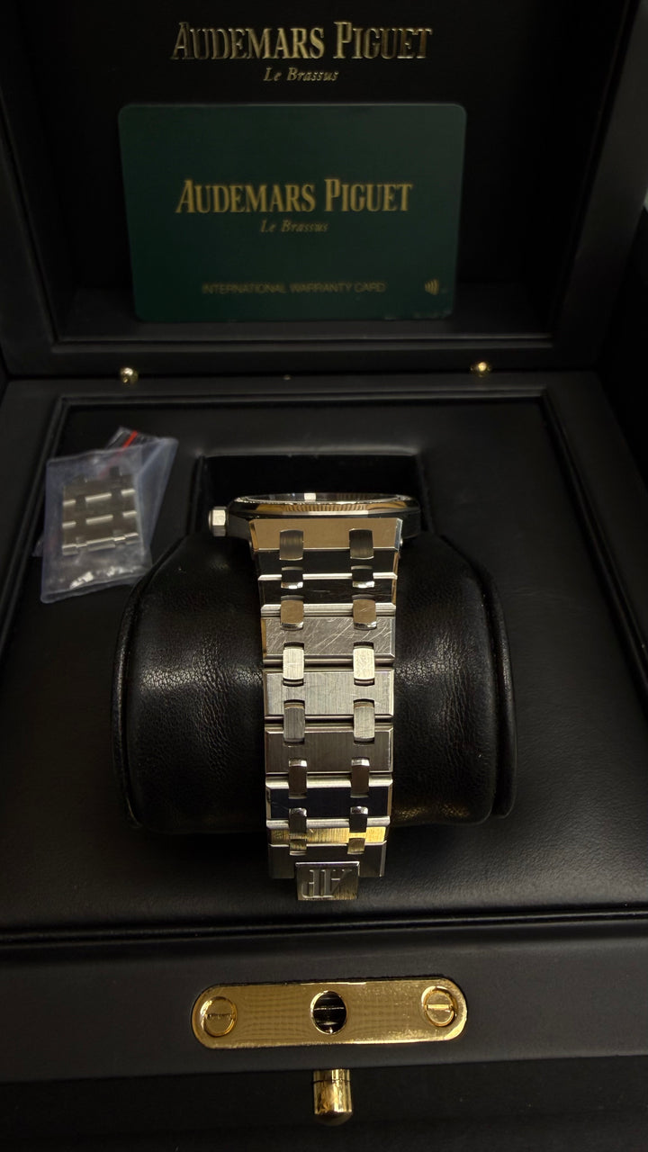 Audemars Piguet Royal Oak Quartz Ladies Silver Dial on Bracelet 67651ST.ZZ.1261ST.01 Complete 2020