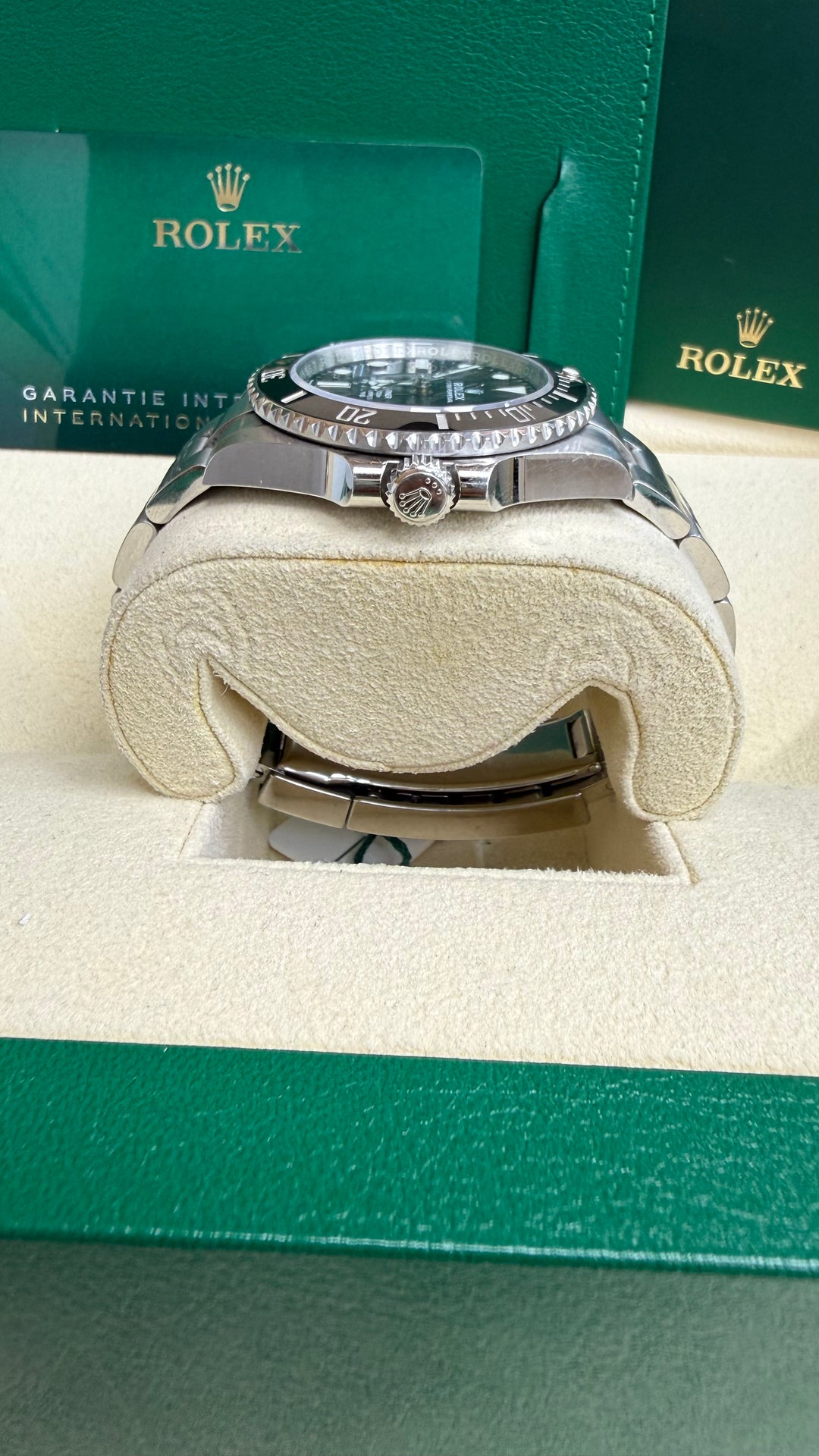 Rolex Submariner No-Date Black Dial on Oyster 124060 Card 2022