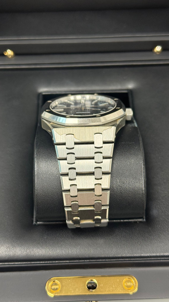 Audemars Piguet Royal Oak Selfwinding Black Dial on Bracelet 15400ST.OO.1220ST.01 Complete 2015