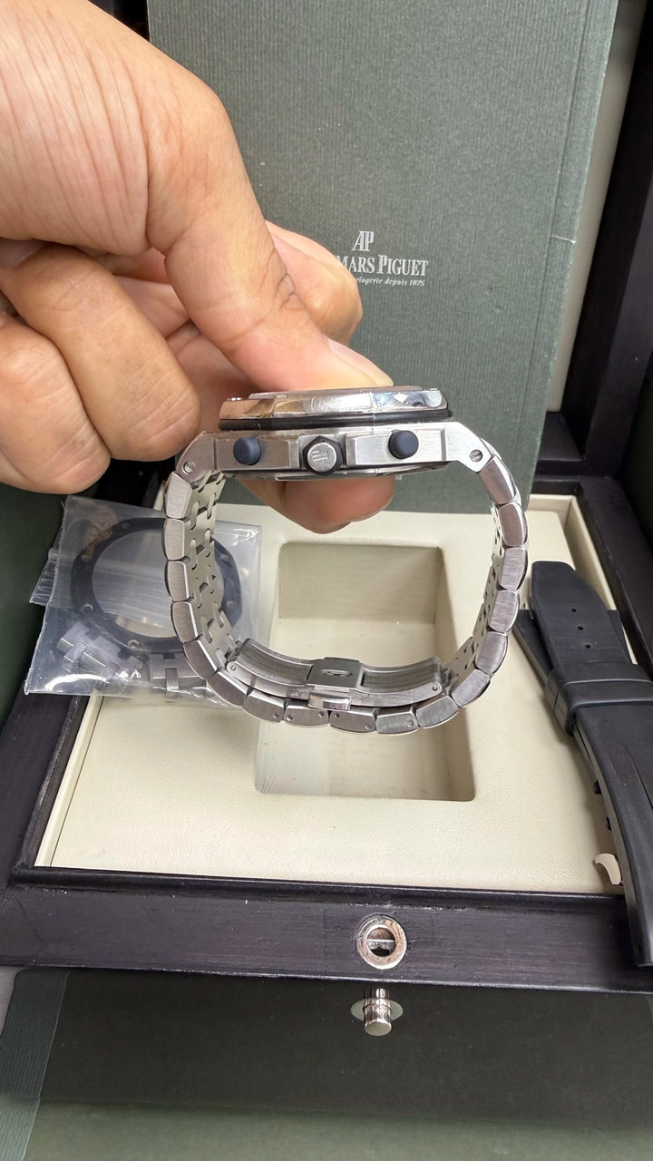 Audemars Piguet Royal Oak Offshore White Dial on Rubber Strap/Stainless Steel STRAP 25940SK.OO.D002CA.02.A Complete 2006