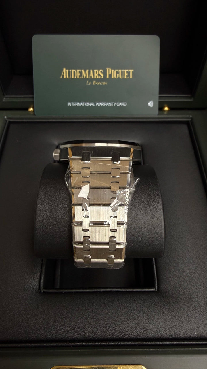 Audemars Piguet Royal Oak Selfwinding Green Dial on Bracelet 15510ST.OO.1320ST.04 Card 2024