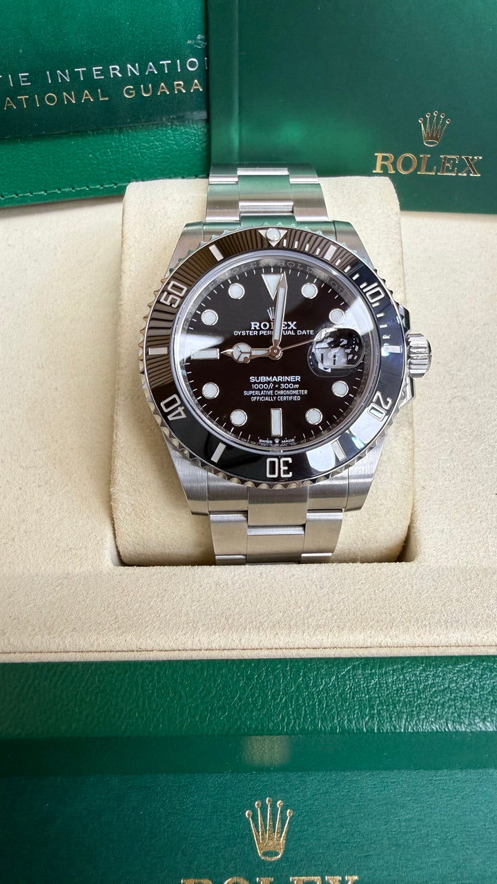 Rolex Submariner Black Dial on Oyster 126610LN 2022