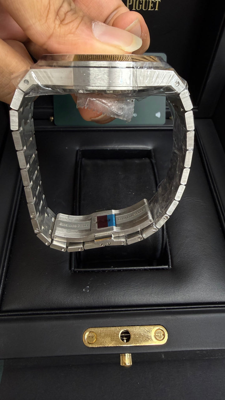 Audemars Piguet Royal Oak Selfwinding WHITE Dial on Bracelet 15510ST.OO.1320ST.08 Card 2024