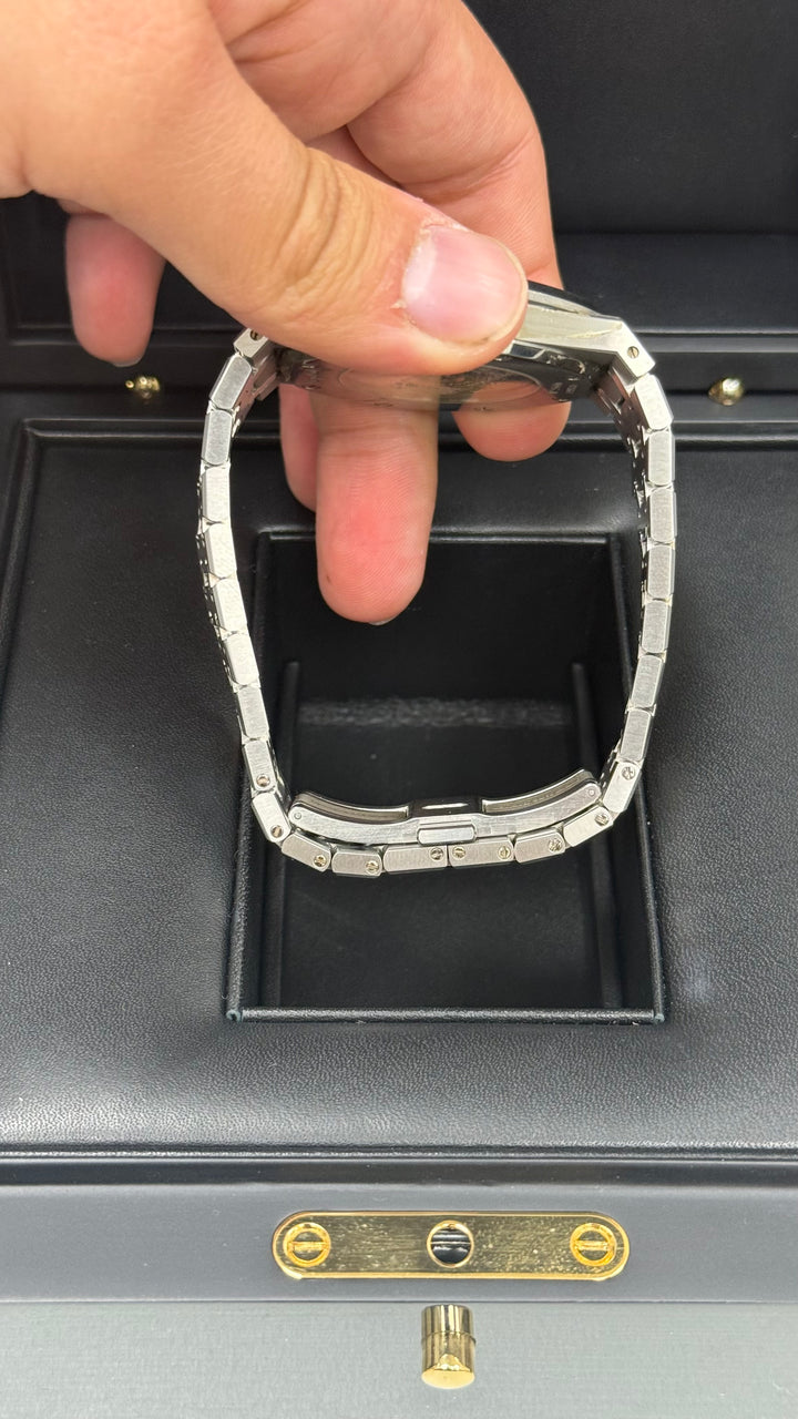 Audemars Piguet Royal Oak Selfwinding Black Dial on Bracelet 15400ST.OO.1220ST.01 Complete 2015