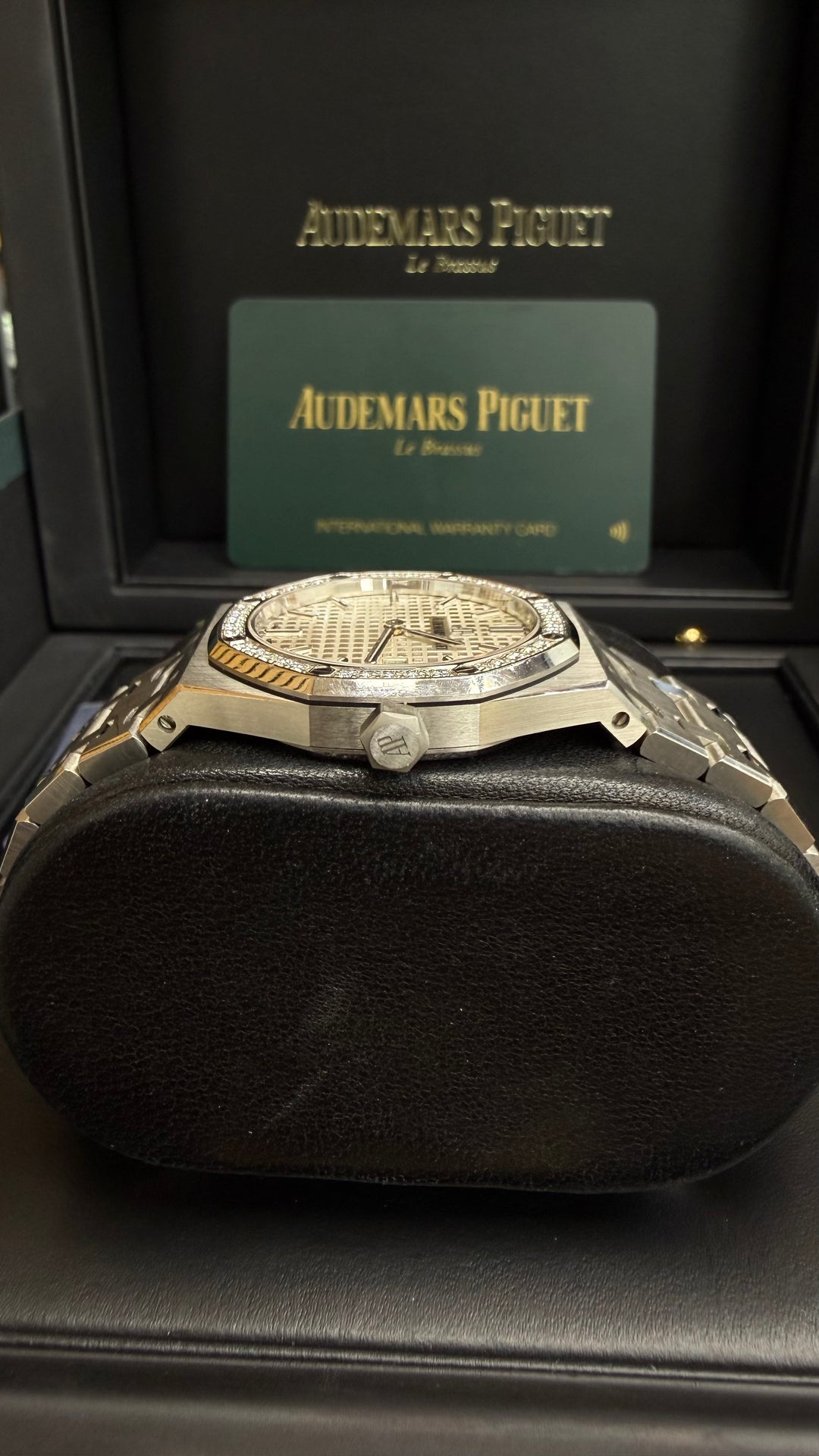 Audemars Piguet Royal Oak Quartz Ladies Silver Dial on Bracelet 67651ST.ZZ.1261ST.01 Complete 2020