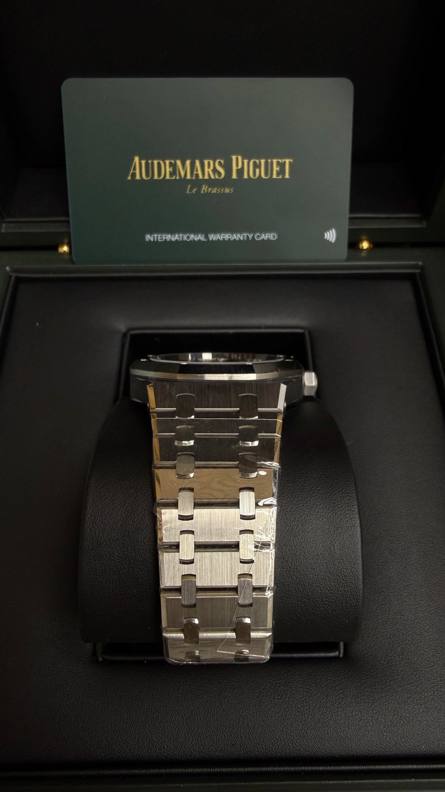 Audemars Piguet Royal Oak Selfwinding Green Dial on Bracelet 15510ST.OO.1320ST.04 Card 2024