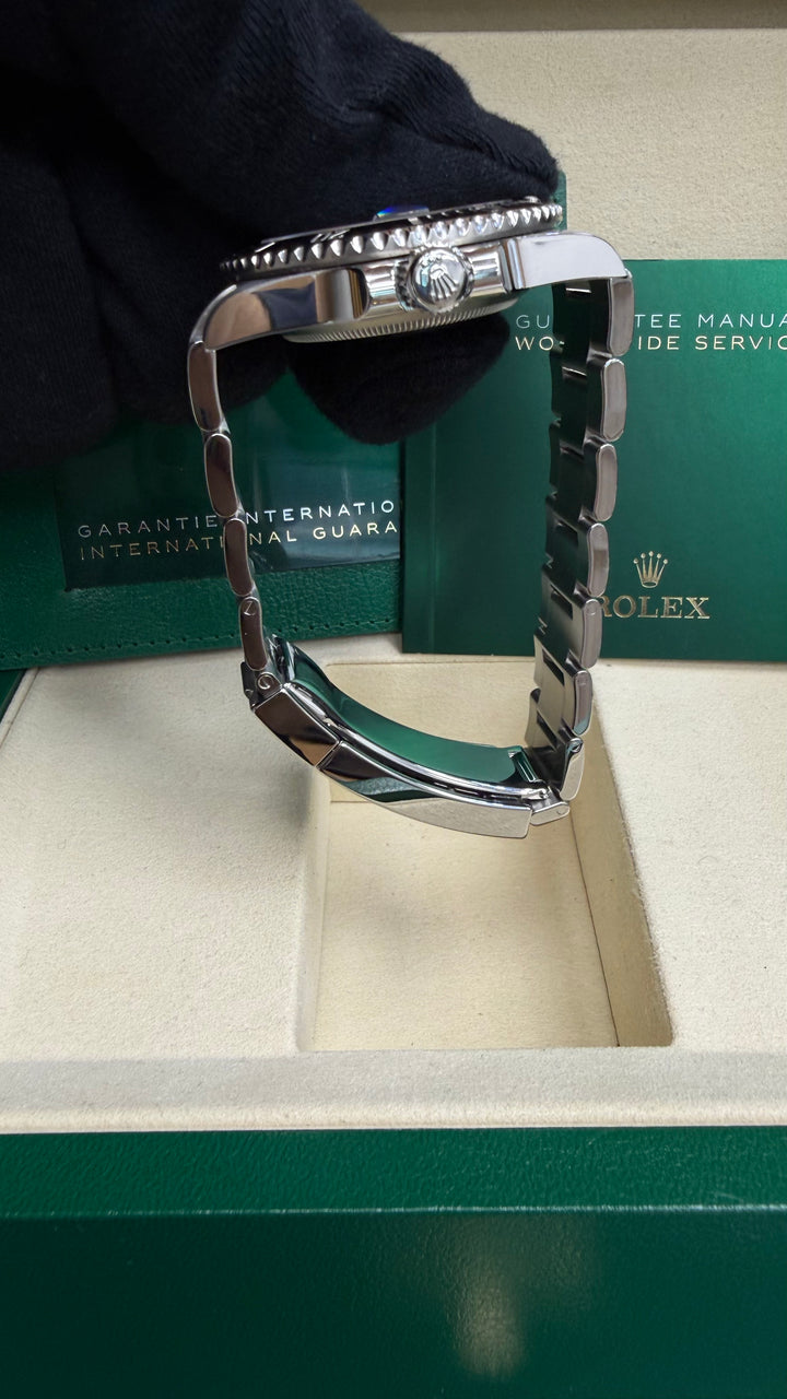 Rolex Submariner Black Dial on Oyster 126610LN 2022