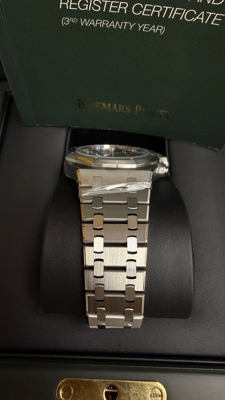 Audemars Piguet Royal Oak Chronograph Blue Dial on Bracelet 26320ST.OO.1220ST.03 Papers 2012