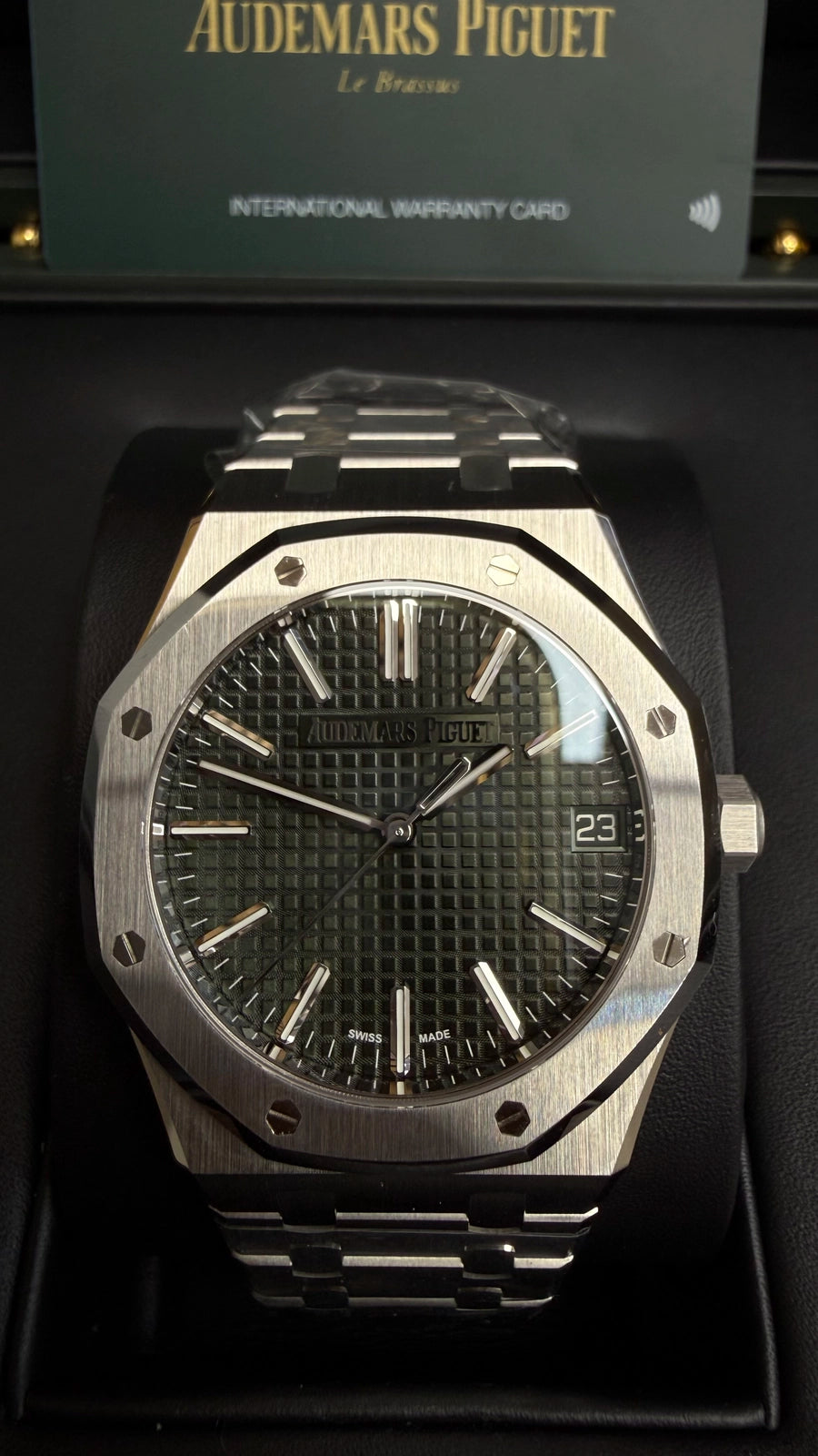 Audemars Piguet Royal Oak Selfwinding Green Dial on Bracelet 15510ST.OO.1320ST.04 Card 2024
