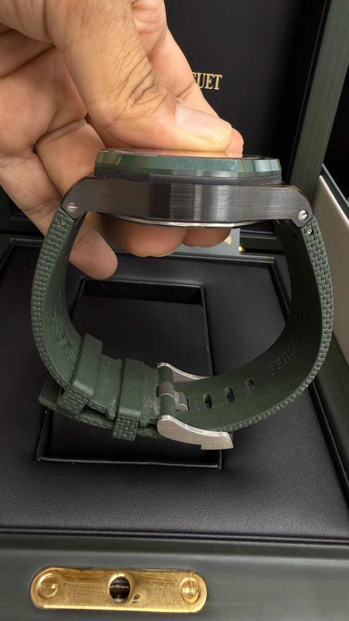 Audemars Piguet Royal Oak Offshore Chronograph Green Dial on Rubber Strap 26405CE.OO.A056CA.01 Card 2020