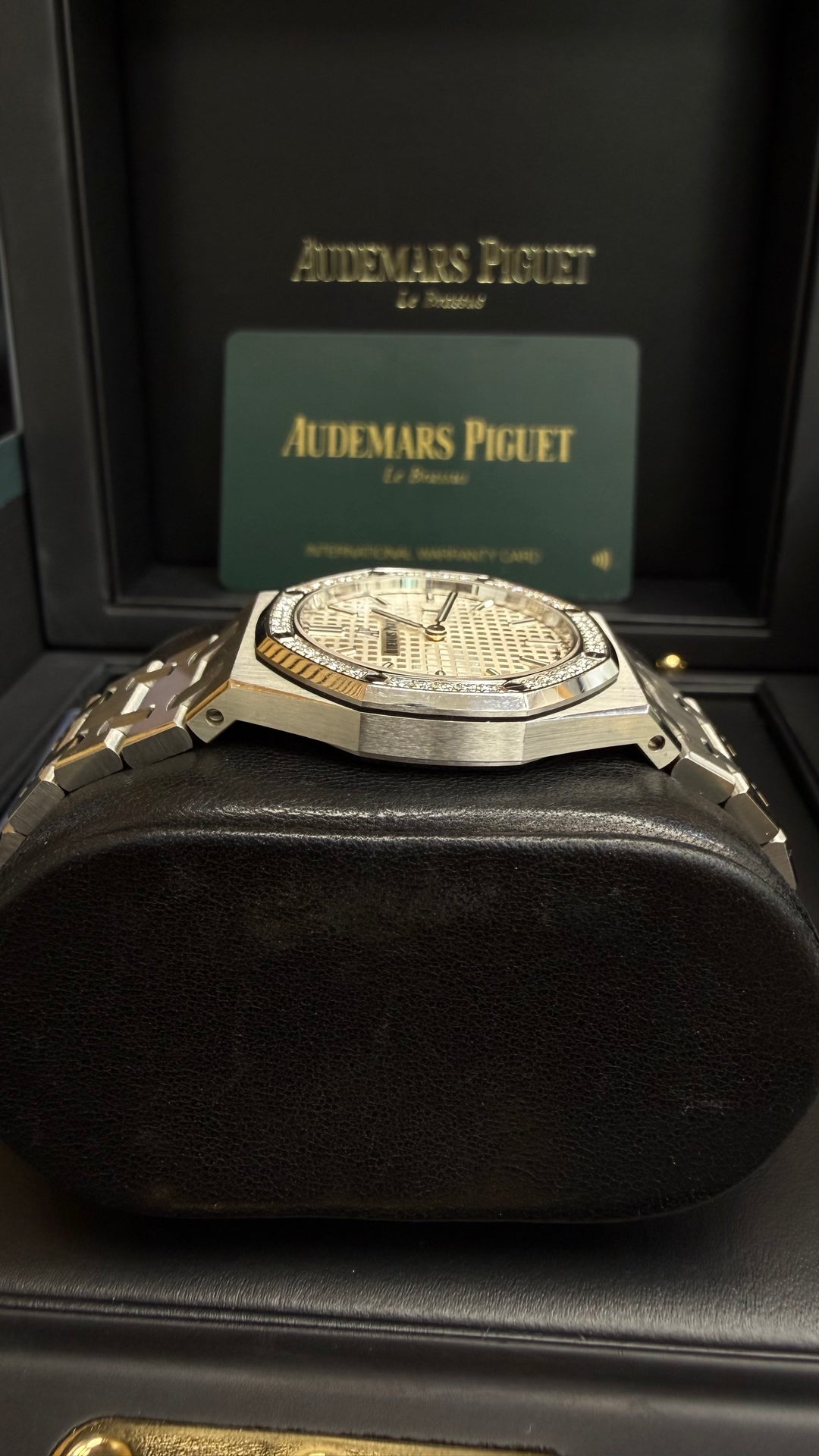 Audemars Piguet Royal Oak Quartz Ladies Silver Dial on Bracelet 67651ST.ZZ.1261ST.01 Complete 2020