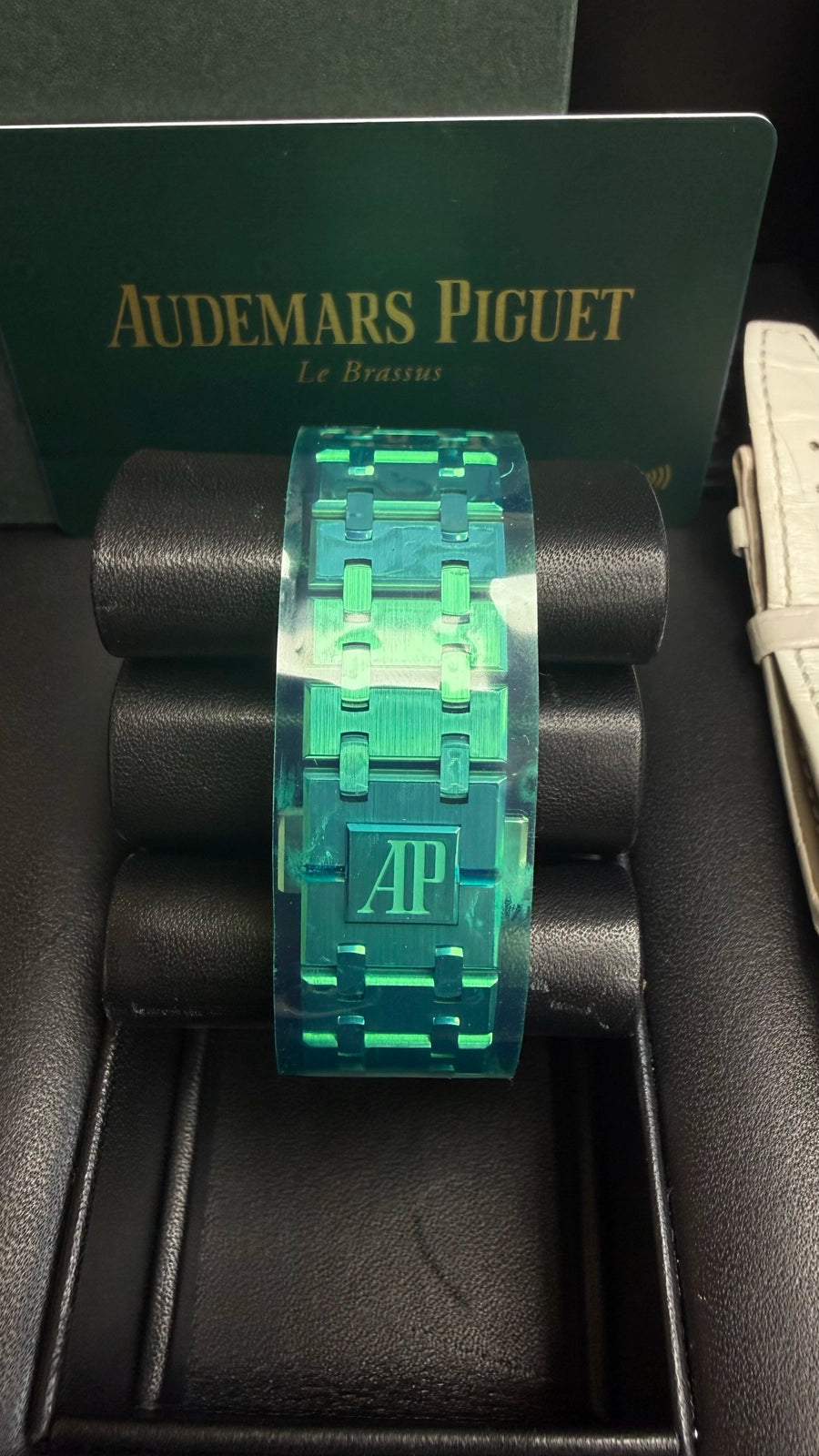 Audemars Piguet Royal Oak Quartz Ladies Silver Dial on Leather Strap 67651ST.ZZ.D011CR.01 Card 2018