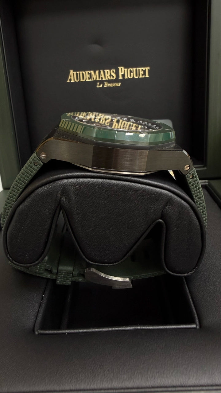 Audemars Piguet Royal Oak Offshore Chronograph Green Dial on Rubber Strap 26405CE.OO.A056CA.01 Card 2020