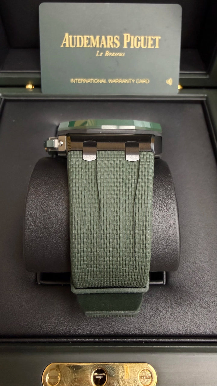 Audemars Piguet Royal Oak Offshore Chronograph Green Dial on Rubber Strap 26405CE.OO.A056CA.01 Card 2020