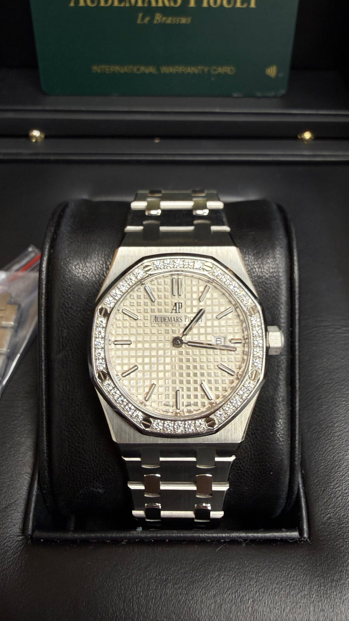Audemars Piguet Royal Oak Quartz Ladies Silver Dial on Bracelet 67651ST.ZZ.1261ST.01 Complete 2020
