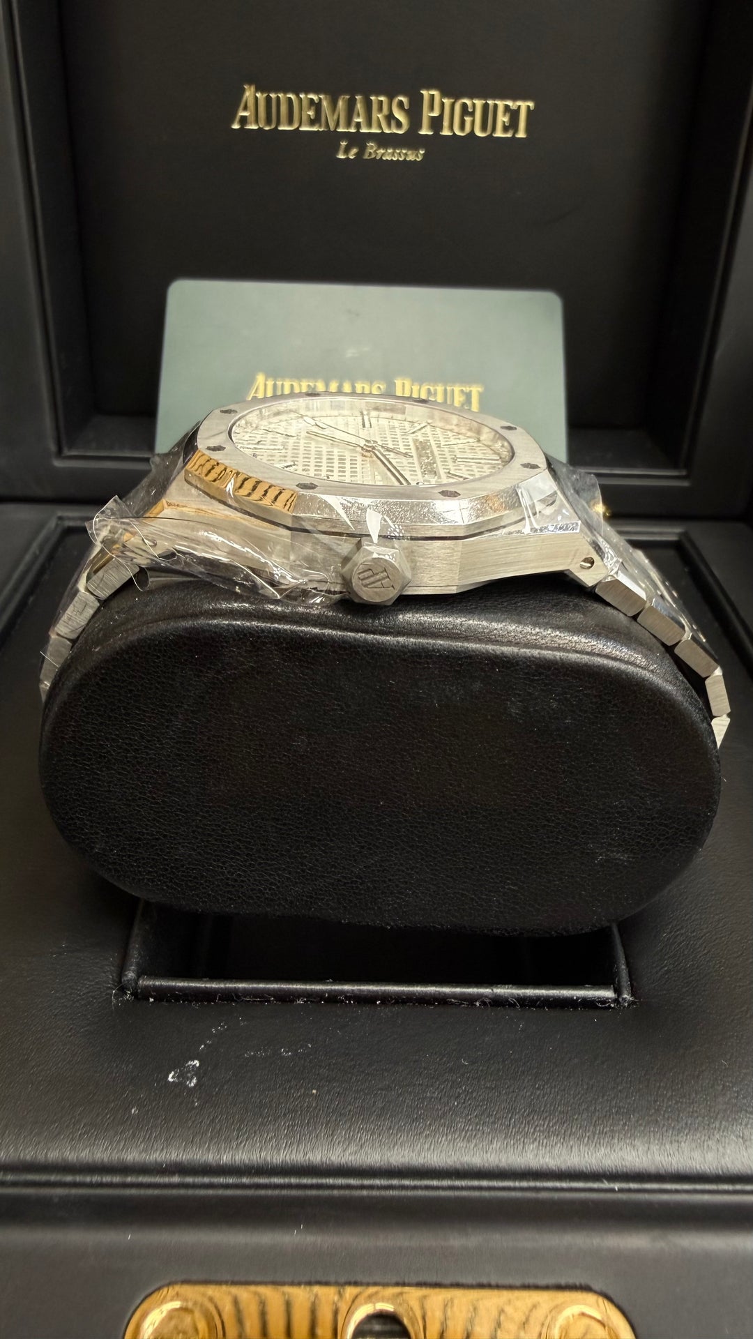 Audemars Piguet Royal Oak Selfwinding WHITE Dial on Bracelet 15510ST.OO.1320ST.08 Card 2024