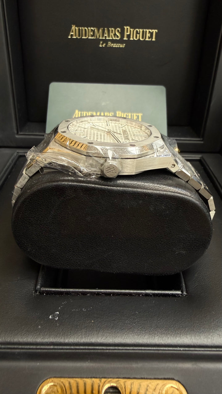 Audemars Piguet Royal Oak Selfwinding WHITE Dial on Bracelet 15510ST.OO.1320ST.08 Card 2024