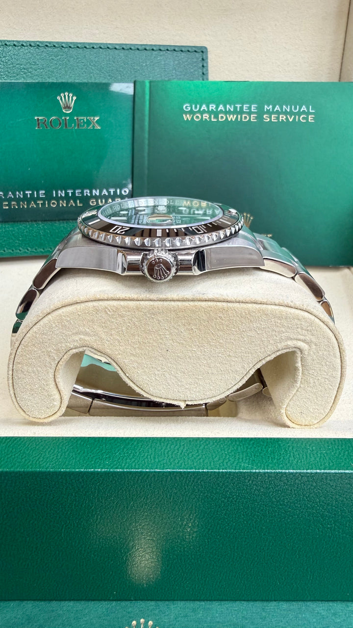 Rolex Submariner Black Dial on Oyster 126610LN 2022