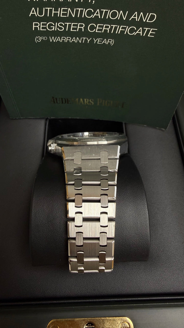 Audemars Piguet Royal Oak Chronograph Blue Dial on Bracelet 26320ST.OO.1220ST.03 Papers 2012