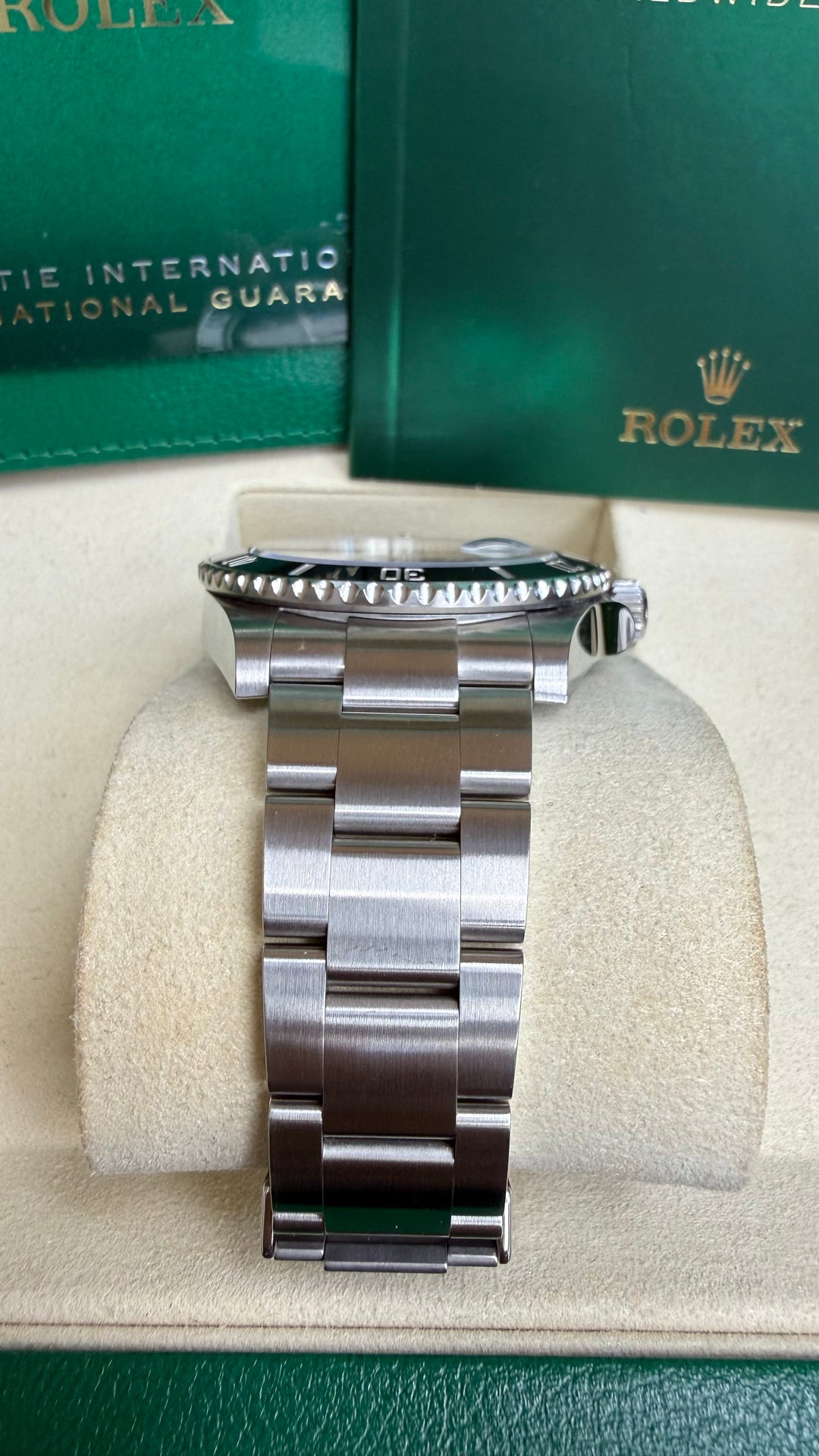 Rolex Submariner Black Dial on Oyster 126610LN 2022